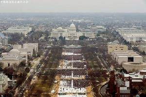 当地时间2017年1月20日，美国华盛顿，民众参加美国总统特朗普的就职仪式。